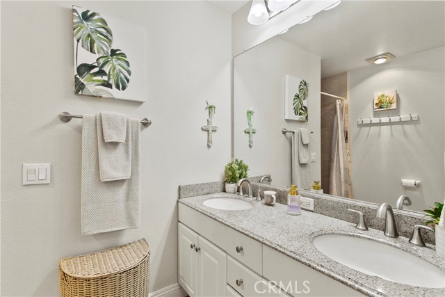 Detail Gallery Image 19 of 33 For 5 Robin Hill Ln, Laguna Hills,  CA 92653 - 3 Beds | 2/1 Baths
