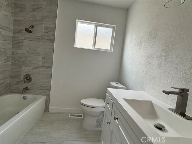 Detail Gallery Image 18 of 31 For 1705 E 111th Pl, Los Angeles,  CA 90059 - 3 Beds | 2 Baths
