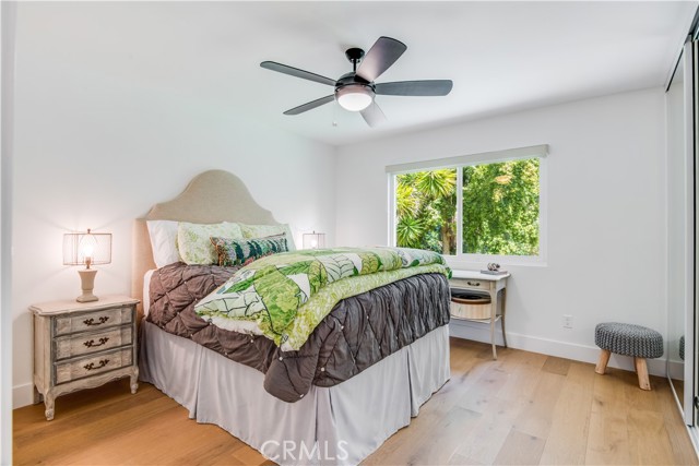 Spacious 2nd Bedroom w/mirrored closet doors