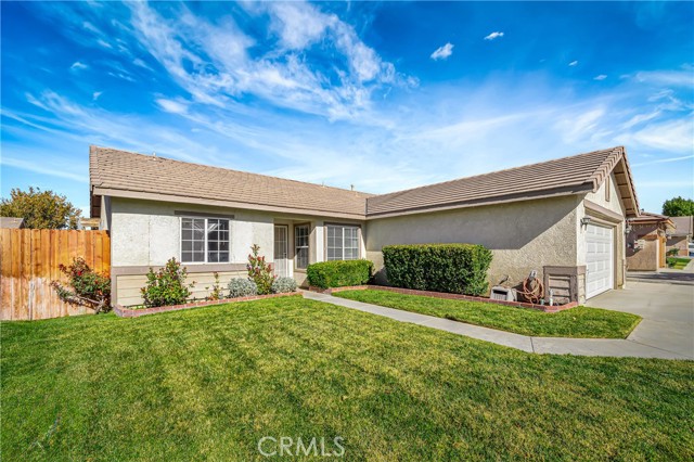 Detail Gallery Image 3 of 38 For 6041 Treehaven Ct, Lancaster,  CA 93536 - 3 Beds | 2 Baths