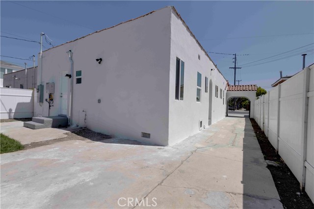 7731 Normandie Avenue, Los Angeles, California 90044, 3 Bedrooms Bedrooms, ,2 BathroomsBathrooms,Single Family Residence,For Sale,Normandie,DW24173483