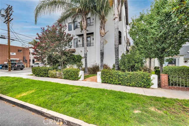 4440 Talofa Avenue, 101 photo 2