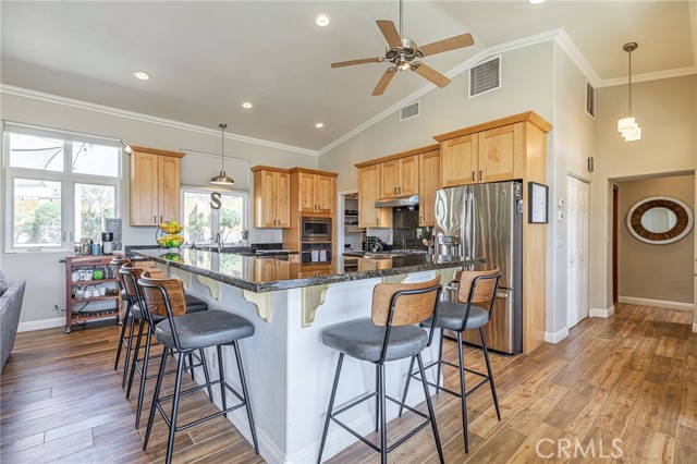 Detail Gallery Image 8 of 40 For 4755 Quartz Hill Rd, Lancaster,  CA 93536 - 3 Beds | 3 Baths