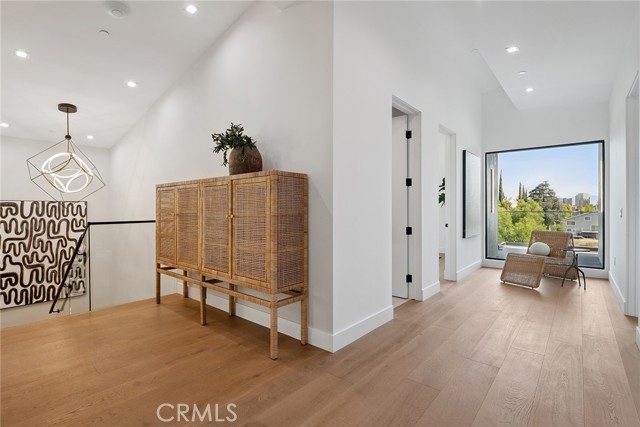 Detail Gallery Image 31 of 65 For 22268 Avenue San Luis, Woodland Hills,  CA 91364 - 5 Beds | 5/1 Baths