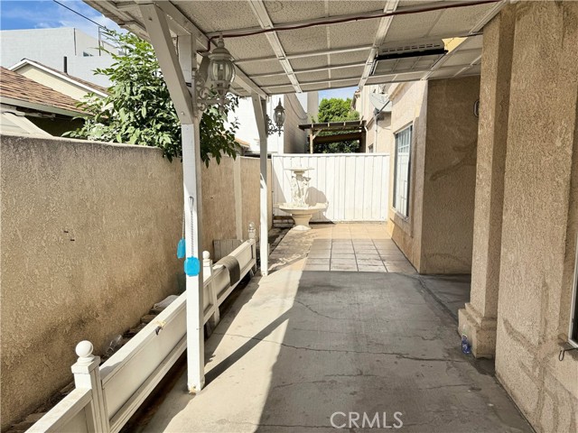 Detail Gallery Image 15 of 18 For 18319 Hart St #3,  Reseda,  CA 91335 - 4 Beds | 4 Baths
