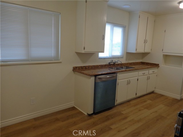 Detail Gallery Image 8 of 22 For 19993 Rimrock, Apple Valley,  CA 92307 - 3 Beds | 2 Baths