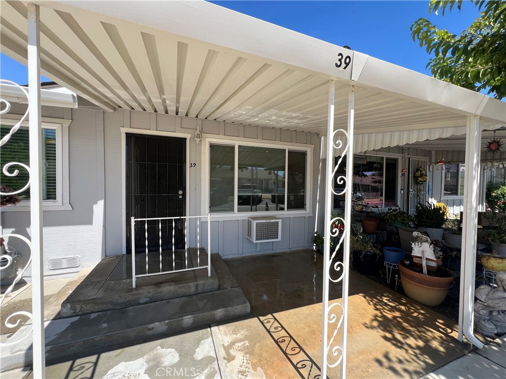 150 E Lakeshore Drive