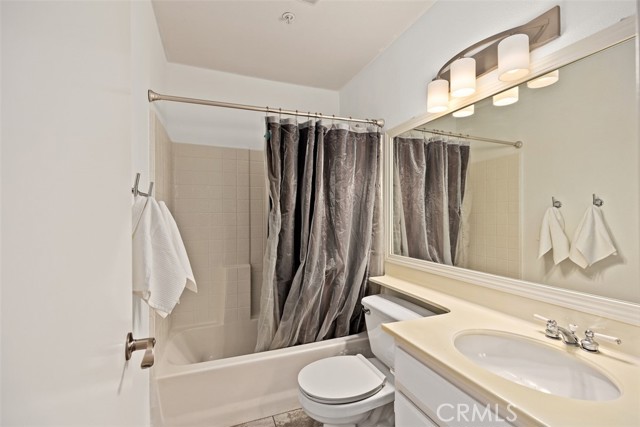 Detail Gallery Image 17 of 27 For 113 Breakers Ln, Aliso Viejo,  CA 92656 - 3 Beds | 2/1 Baths