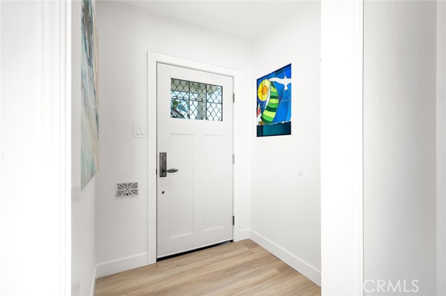 292 Covina Avenue, Long Beach CA: https://media.crmls.org/medias/7db3dd6a-b79e-4a33-9dc4-8f3565910963.jpg