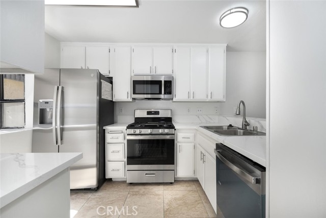 Detail Gallery Image 1 of 52 For 12750 Centralia St #208,  Lakewood,  CA 90715 - 2 Beds | 1/1 Baths