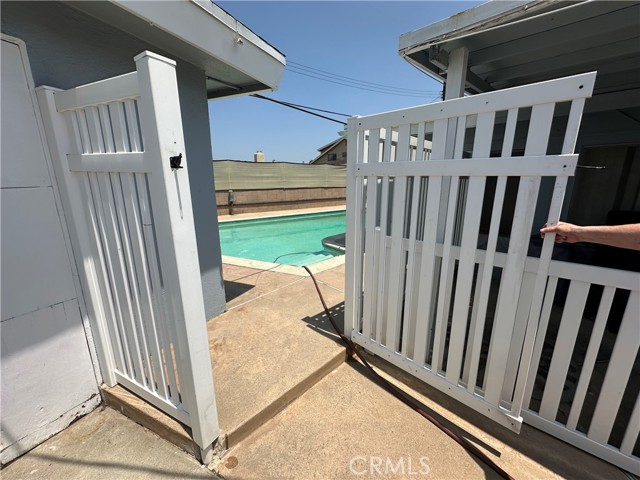 Detail Gallery Image 4 of 9 For 17321 Merit Ave, Gardena,  CA 90247 - 3 Beds | 2 Baths
