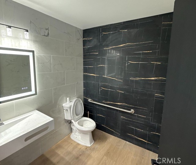 459 W Broadway, Glendale CA: https://media.crmls.org/medias/7db5d592-01ef-4290-850d-c0692f920ec9.jpg