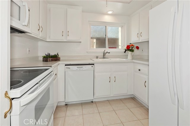 Detail Gallery Image 9 of 15 For 2355 via Mariposa 3f,  Laguna Woods,  CA 92637 - 2 Beds | 2 Baths