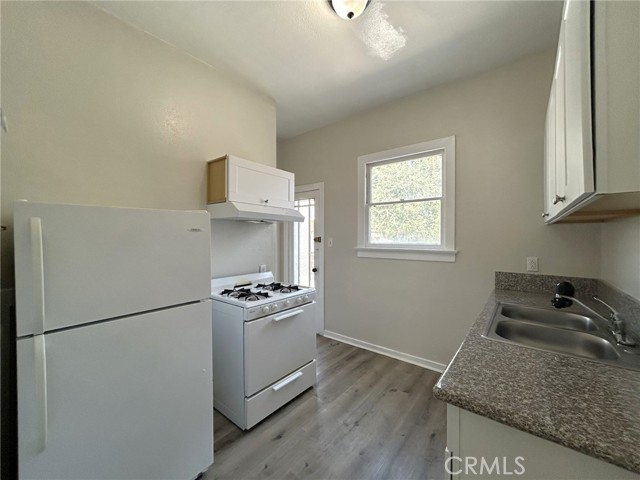 120 W Olive Avenue, Redlands CA: https://media.crmls.org/medias/7db684b8-5cbb-41ab-b4a8-6bcd206bb125.jpg