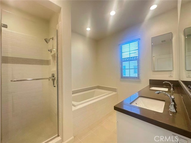 Detail Gallery Image 6 of 16 For 182 Augustine, Irvine,  CA 92618 - 4 Beds | 3/1 Baths