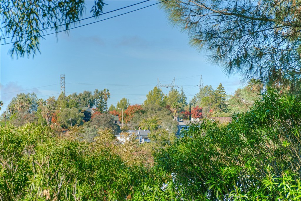 https://media.crmls.org/medias/7db72d7b-c010-42c7-b55e-4dd0cfb81b7f.jpg?preset=X-Large