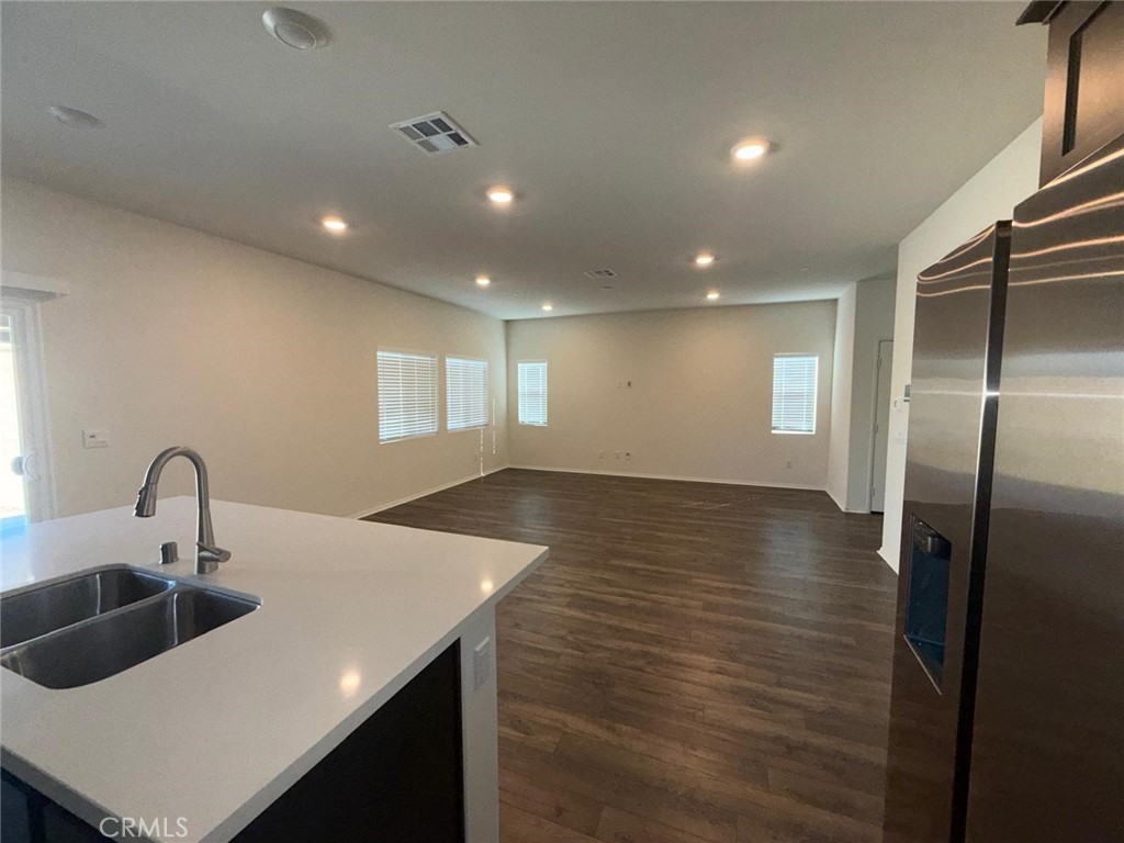 MLS #DW25250671 image #8