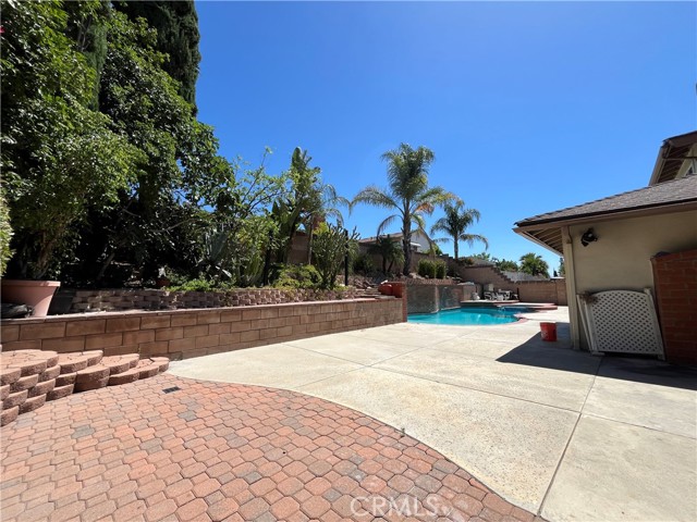 19241 Nashville Street, Northridge CA: https://media.crmls.org/medias/7db8e8a2-2b15-40c4-a84a-6ab4ce16d1b8.jpg