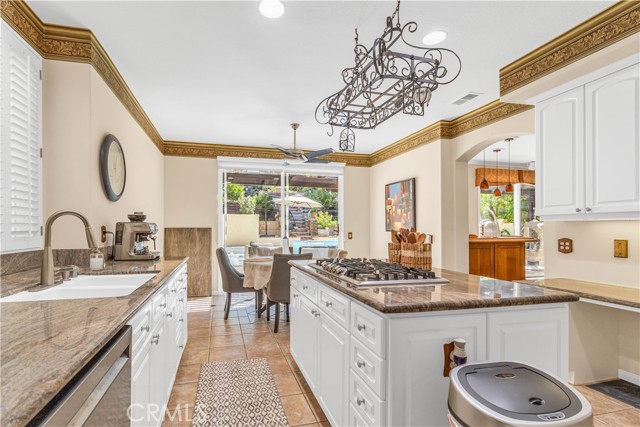 Detail Gallery Image 10 of 41 For 10 Altimira, Coto de Caza,  CA 92679 - 4 Beds | 4 Baths