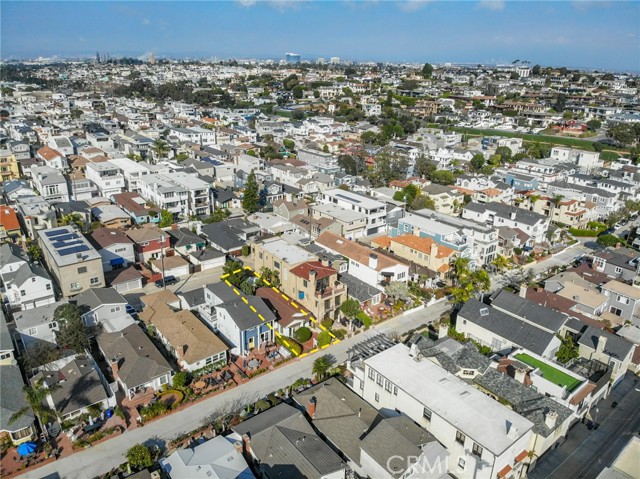 341 4th Street, Manhattan Beach, California 90266, 2 Bedrooms Bedrooms, ,1 BathroomBathrooms,Residential,Sold,4th,SB22011102
