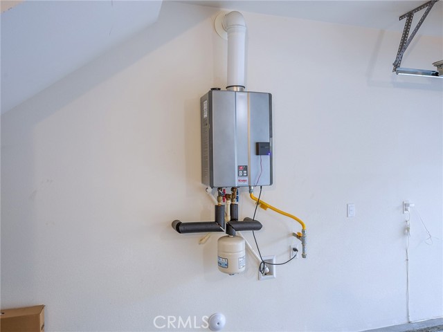 Detail Gallery Image 35 of 53 For 11238 N Mission Heights Dr, –,  CA 91345 - 3 Beds | 3 Baths