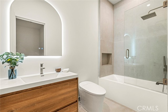 17827 Miranda Street, Encino CA: https://media.crmls.org/medias/7db9d9c6-e195-452d-a318-dfbd829ba024.jpg