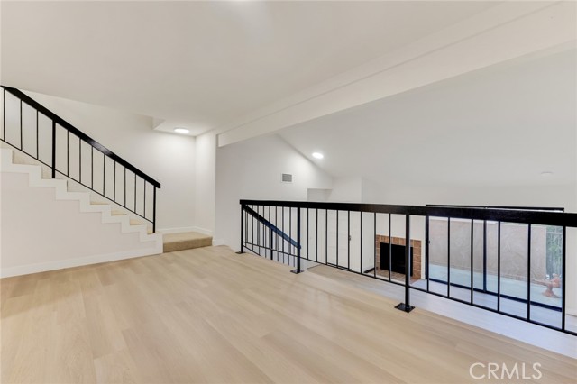 Detail Gallery Image 21 of 41 For 18423 Collins St a,  Tarzana,  CA 91356 - 2 Beds | 1/1 Baths