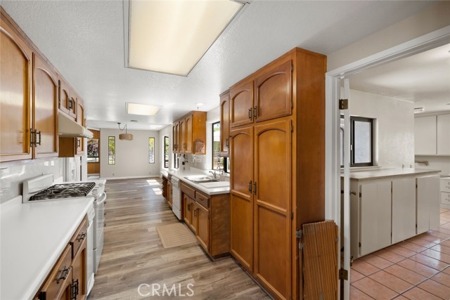 Detail Gallery Image 17 of 75 For 410 N Las Flores Dr, Nipomo,  CA 93444 - 5 Beds | 3 Baths