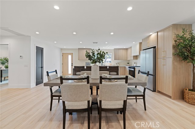 8840 Valjean Avenue, North Hills CA: https://media.crmls.org/medias/7dbbc9f1-a968-4edc-b33f-0f7d800accf0.jpg