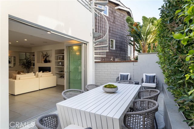 Detail Gallery Image 13 of 40 For 2618 Cove St, Corona Del Mar,  CA 92625 - 3 Beds | 3/1 Baths