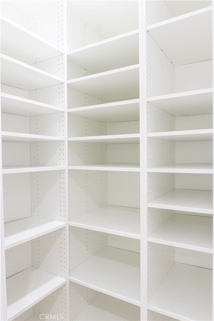 https://media.crmls.org/medias/7dbc3557-778b-48e5-ab0f-c584207f9aa6.jpg?preset=X-Large