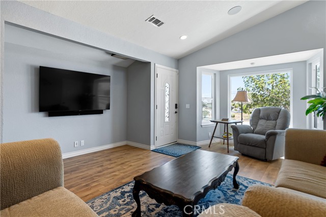 Detail Gallery Image 7 of 40 For 10932 Choiceana Ave, Hesperia,  CA 92345 - 4 Beds | 2 Baths