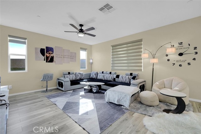 Detail Gallery Image 6 of 54 For 882 Kirkwood Ct, Olivehurst,  CA 95961 - 6 Beds | 3/1 Baths