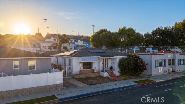 1631 S Cabrillo