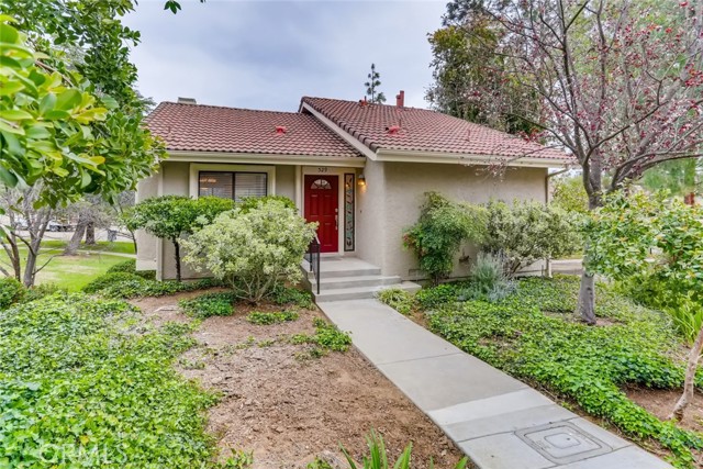 Detail Gallery Image 1 of 1 For 529 El Azul Cir, Oak Park,  CA 91377 - 4 Beds | 2/1 Baths