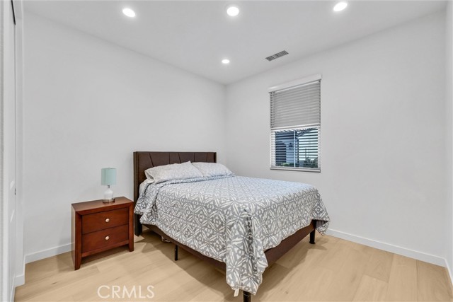 Detail Gallery Image 13 of 29 For 10943 Carrillo Ct, Cypress,  CA 90720 - 2 Beds | 2 Baths