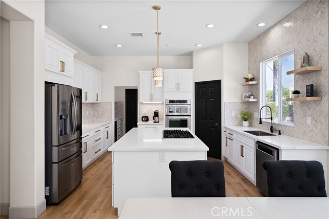 8067 Terraza Court, Riverside CA: https://media.crmls.org/medias/7dc0607e-c109-42c1-9ba5-d617ccfa1e48.jpg