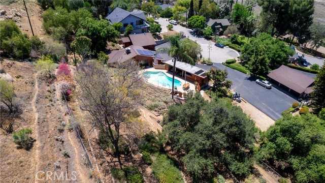 4899 Glenwood Drive, Riverside CA: https://media.crmls.org/medias/7dc0fa30-15f8-4019-8929-136fe0ef72e0.jpg