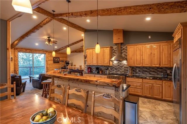 Detail Gallery Image 10 of 44 For 43451 Sheephorn Rd, Big Bear Lake,  CA 92315 - 6 Beds | 4/1 Baths