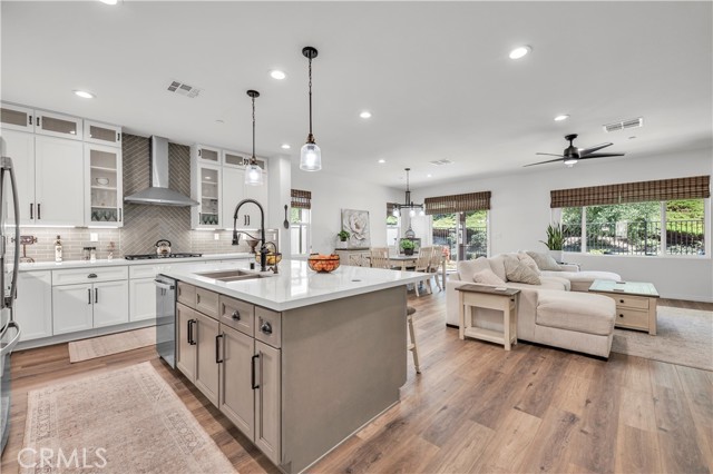 Detail Gallery Image 3 of 41 For 34387 Coppola, Temecula,  CA 92592 - 4 Beds | 3 Baths