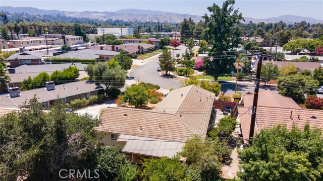 28 N Michigan Street, Redlands CA: https://media.crmls.org/medias/7dc145ef-e713-4d1e-bfd8-ccb21e2b905a.jpg