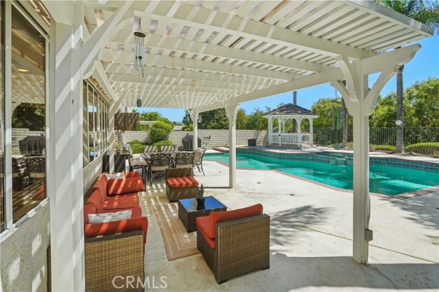 26012 Franklin Lane, Stevenson Ranch CA: https://media.crmls.org/medias/7dc28ff0-508d-4aad-ac66-80b81e086d3b.jpg