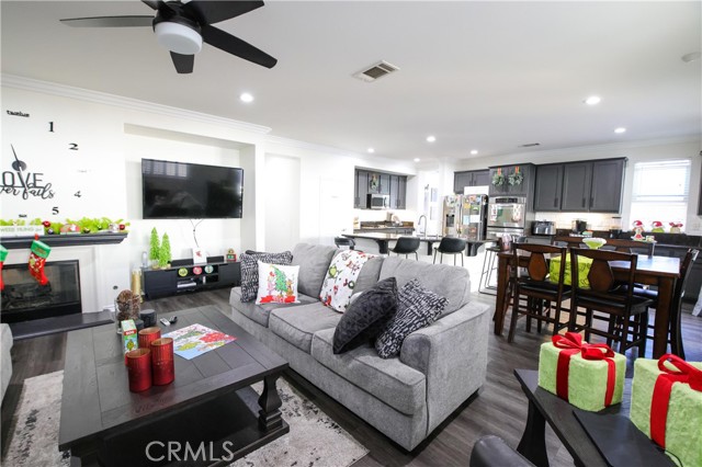 Detail Gallery Image 12 of 69 For 3999 Currant Ln, San Bernardino,  CA 92407 - 5 Beds | 3 Baths