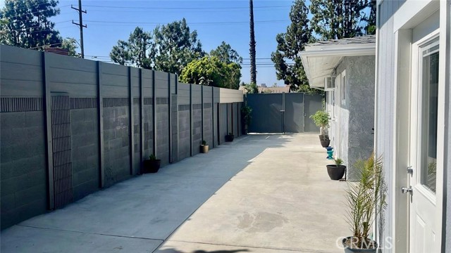 4628 W Simmons Avenue, Orange CA: https://media.crmls.org/medias/7dc3061f-5fc0-41f3-ab97-2698e5f3ae60.jpg