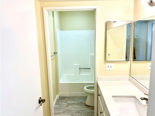 10863 Chestnut St., Los Alamitos CA: https://media.crmls.org/medias/7dc3af88-8129-4e4f-8ef5-51f5f0f63c27.jpg
