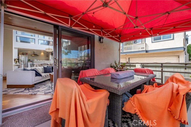 Detail Gallery Image 7 of 40 For 114 S Prospect #6,  Redondo Beach,  CA 90277 - 3 Beds | 2/1 Baths