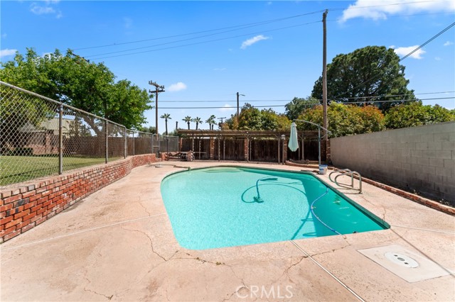 Detail Gallery Image 21 of 38 For 2919 Panorama Dr, Bakersfield,  CA 93306 - 3 Beds | 2/1 Baths