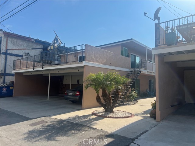 Image 5 of 13 For 218 Lomita  