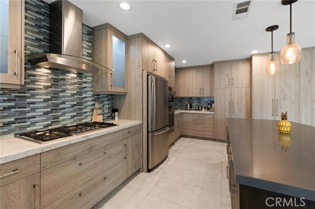 Detail Gallery Image 7 of 30 For 7844 Allott Ave, Panorama City,  CA 91402 - 3 Beds | 2 Baths