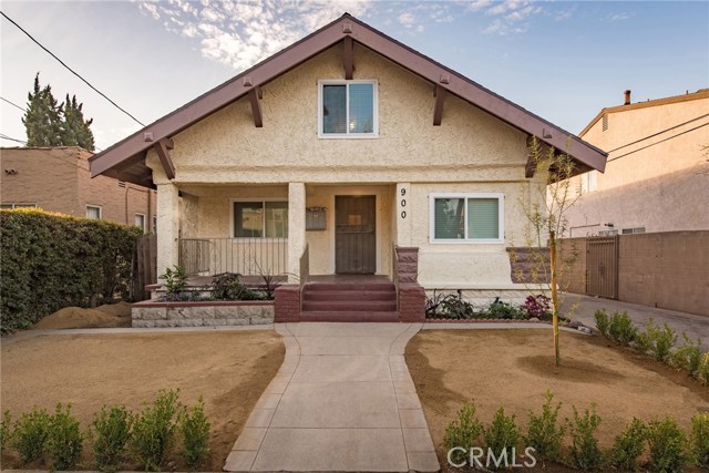 Detail Gallery Image 1 of 28 For 900 E Garfield Ave a,  Glendale,  CA 91205 - 3 Beds | 2 Baths